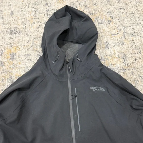 The North Face Men's Black Raincoat - Picture 2 of 8